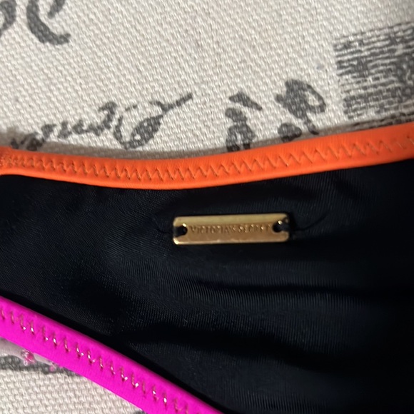 Victoria’s secret’s bikini - Picture 4 of 4